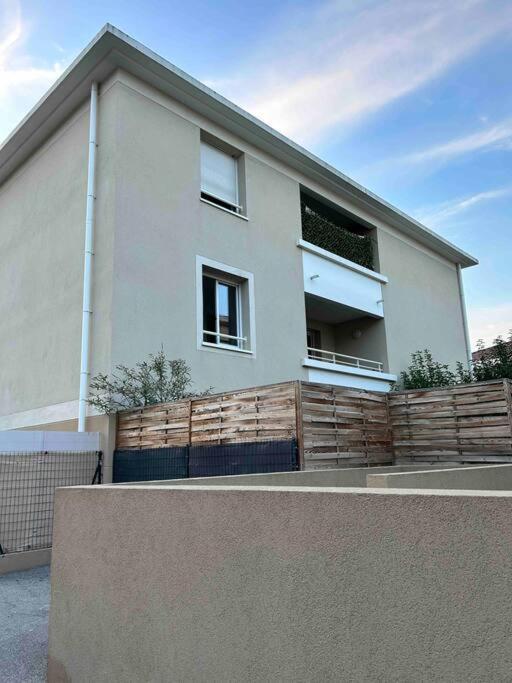 Appartement Avec Terrasse Et Box Entre Plages Et Nature Marsella Exterior foto