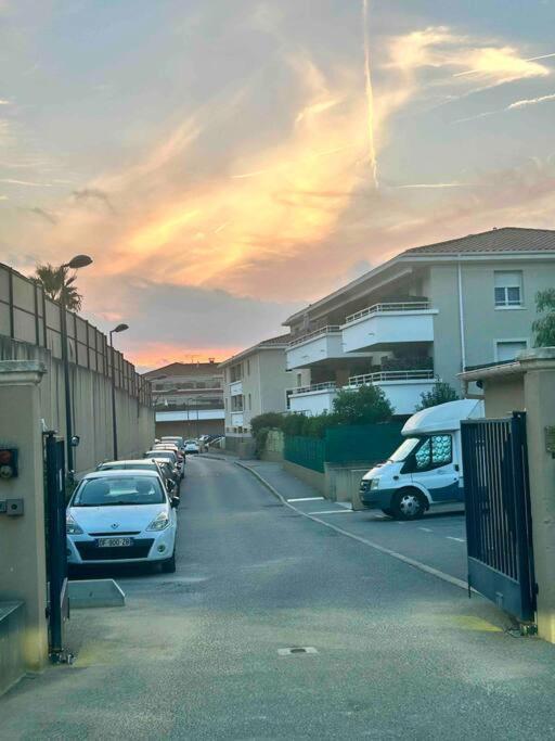 Appartement Avec Terrasse Et Box Entre Plages Et Nature Marsella Exterior foto